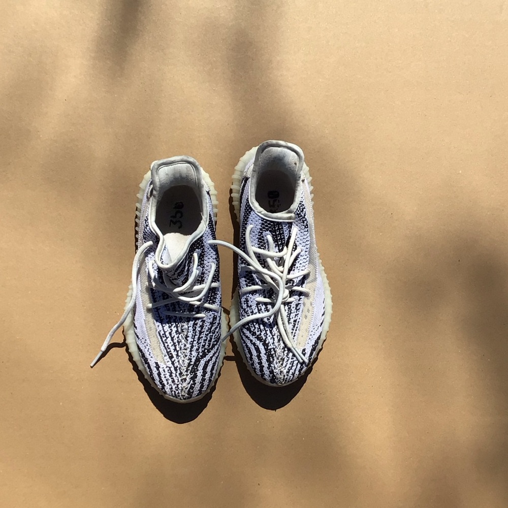 Woman Sneakers in White and Black